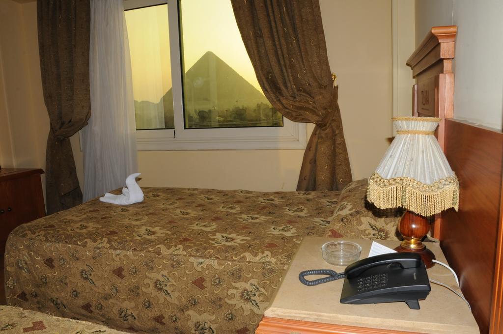 Tiba Pyramids Hotel Giza Стая снимка
